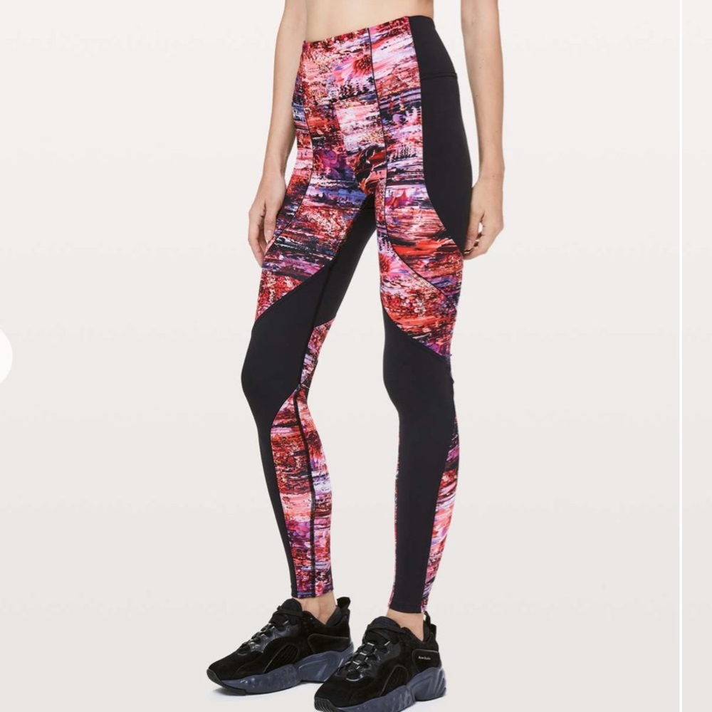Lululemon Sweat & Repeat Tight *28" Black‎ / Dahliascape Multi